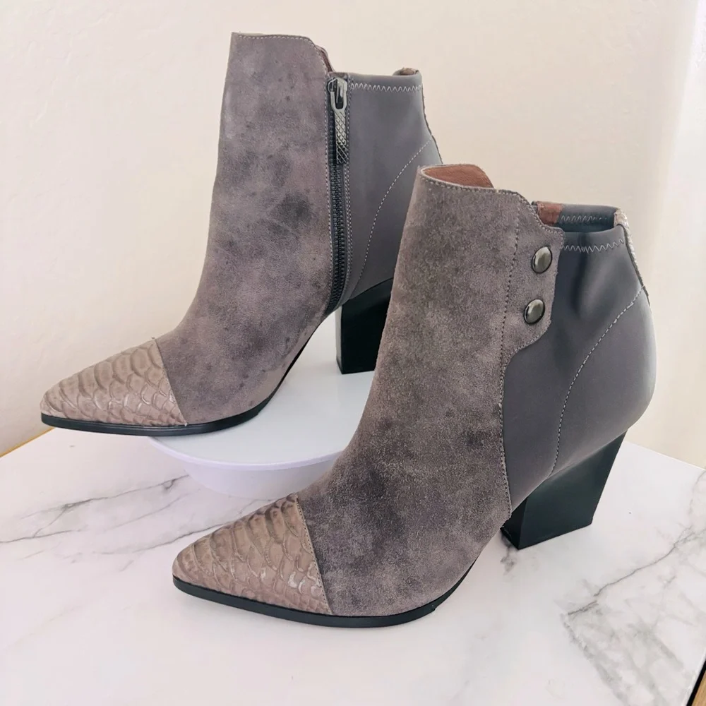 Donald Pliner Vicson‎ Suede Studded Accents Boots Size 8.5
